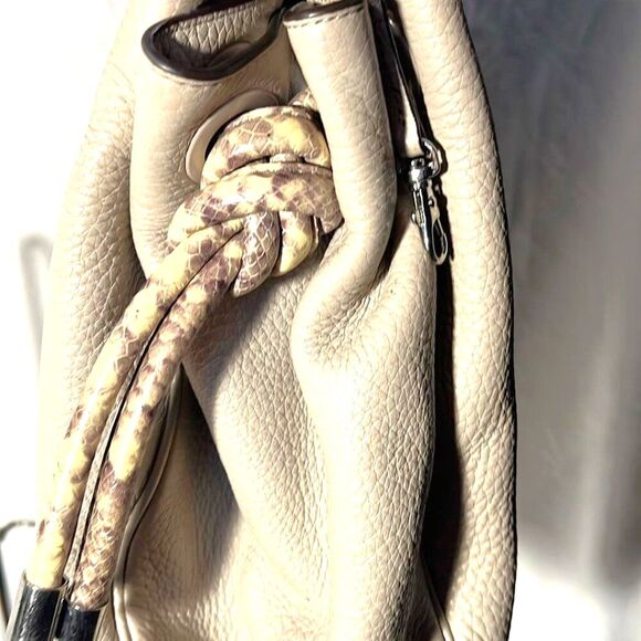 Michael Kors Dalia Large Shoulder Tote - Picture 4 of 10